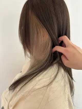 カラー UNBIRTHDAY Erenaのヘアスタイル