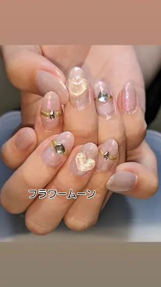 ネイル フラワー ムーンのネイルデザイン