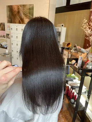 セミロング CARE SHINSAIBASHI所属・縮毛・酸性ストレート 特化のヘアスタイル