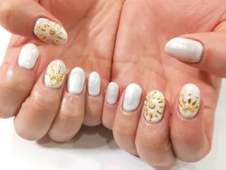 ネイル R'well所属・はばすみれ🎀ﾈｲﾙ 光ﾌｪｲｼｬﾙ ﾍｱのネイルデザイン