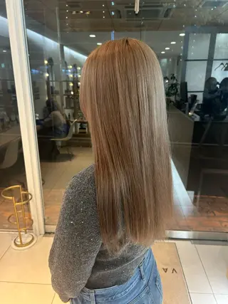 ロング 🍂透明感ベージュ カラー🍂森部杏菜のヘアスタイル