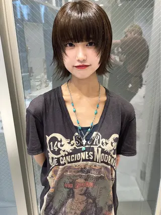 ショート ウルフカット／吉村 桃子のヘアスタイル