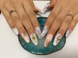 ネイル フラワー ムーンのネイルデザイン