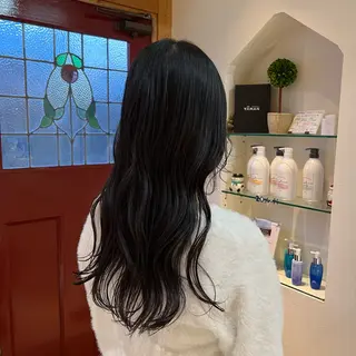 ロング カラー 伊藤 康乃のヘアスタイル