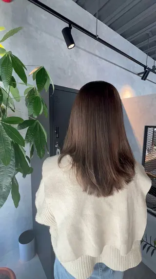 ミディアム motoトップカラー リスト/ブリーチカラのヘアスタイル