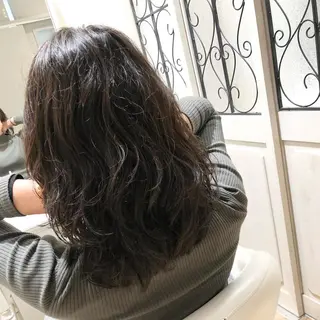 ミディアム カラー ブリーチ無し白髪ぼか し/艶髪/津嘉山のヘアスタイル