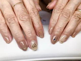 ネイル ECLAT エクラ所属・寺山 千鶴のネイルデザイン