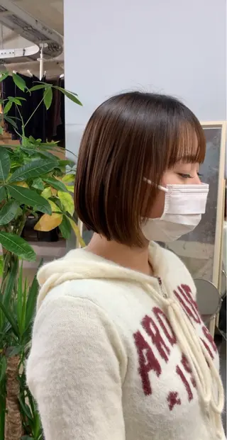 ミディアム ニシタニ コハルのヘアスタイル