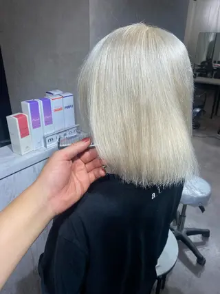 カラー Seleneコウキ ブリーチ/ハイトーンのヘアスタイル