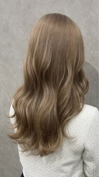 ロング カラー 廣瀬 あずさのヘアスタイル