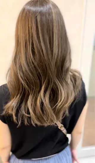 ロング カラー Blue高槻所属・ハイライト 透明感カラー松本のヘアスタイル