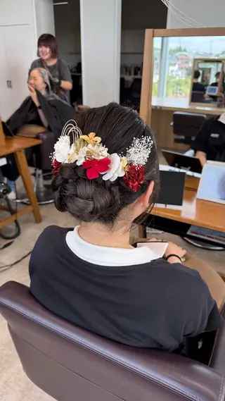 セミロング ヘアアレンジ ハイトーン/ダブル カラー/あやかのヘアスタイル