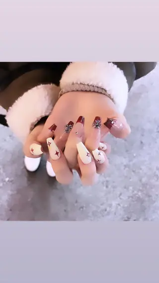 Lind 天王寺 ゆち🎀のネイルデザイン