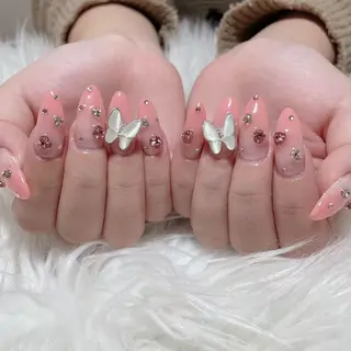 ネイル &ME ネイルサロンのネイルデザイン