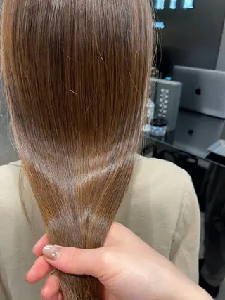 セミロング カラー ウスイマイコ カット/ケアカラーのヘアスタイル