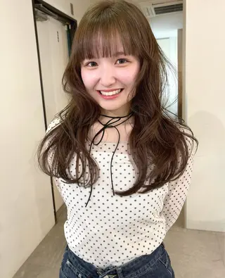 ロング カラー mizuki/ピンク ベージュ.レイヤーのヘアスタイル