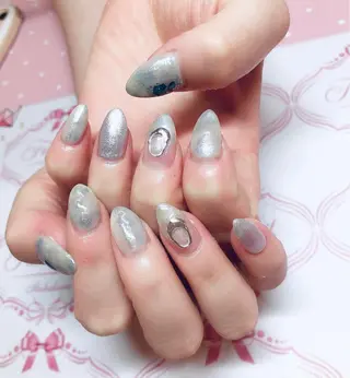 ネイル ユキカ （ネイリスト）のネイルデザイン