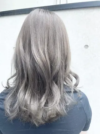 セミロング カラー ヘアアレンジ EARTH大宮駅前店所属・吉田 瑛美のヘアスタイル