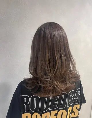 セミロング カラー 唐澤 千尋のヘアスタイル