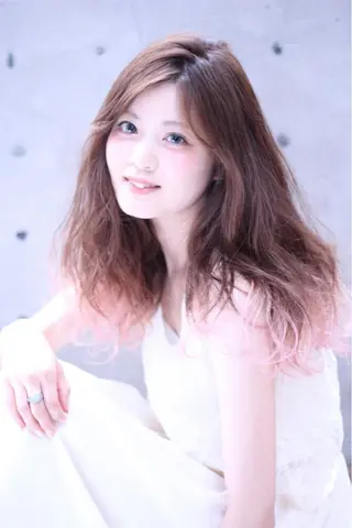 セミロング cachecache所属・及川 光のヘアスタイル