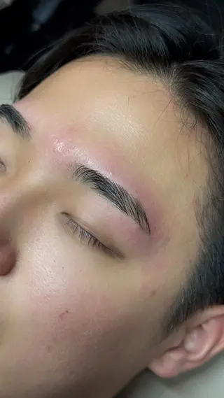 メンズ アイブロウ ルリアンチッタ メンズ垢抜け特化の眉毛・アイブロウイメージ