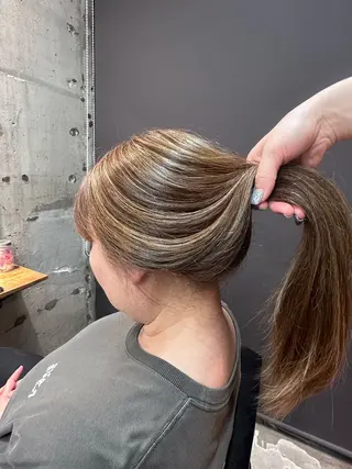 ロング 穴原 優紀のヘアスタイル