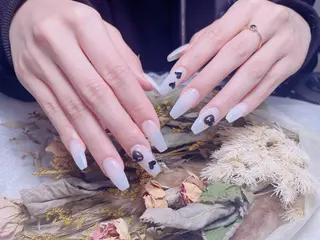 ネイル KARI ネイルサロンのネイルデザイン