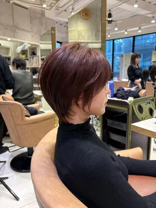 ショート カラー 高橋 佳愛のヘアスタイル