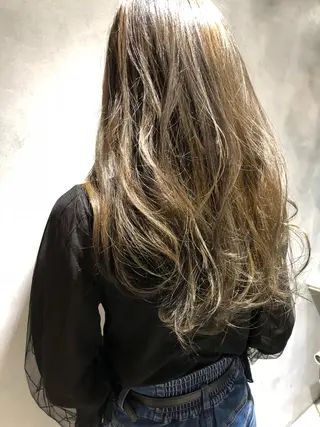 カラー SALOWIN 表参道所属・シンカ 表参道のヘアスタイル