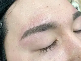 アイブロウ B's れいかの眉毛・アイブロウイメージ