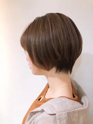 ショート ボブ ブリーチ/miinaのヘアスタイル