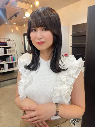 ミディアム 顔まわりレイヤー/ bob及川亜沙美のヘアスタイル