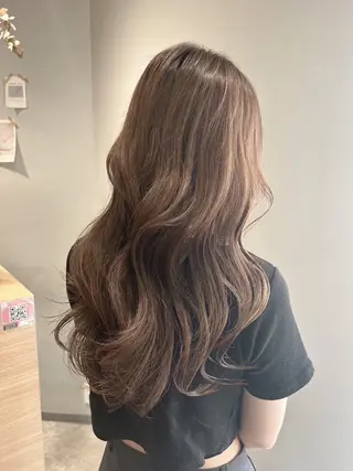 ロング 服部 真希のヘアスタイル