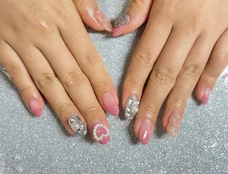 ネイル VIERU 🌈🎀💖のネイルデザイン