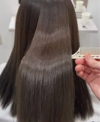 カラー 岩槻 李恩のヘアスタイル