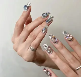 ネイル pink ladyサロン所属・べ にのネイルデザイン