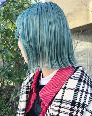 カラー ニシオカ タクヤのヘアスタイル