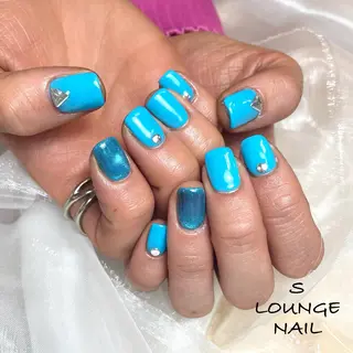 ネイル S LOUNGE NAIL所属・パーツたくさん🍓 SUMIのネイルデザイン