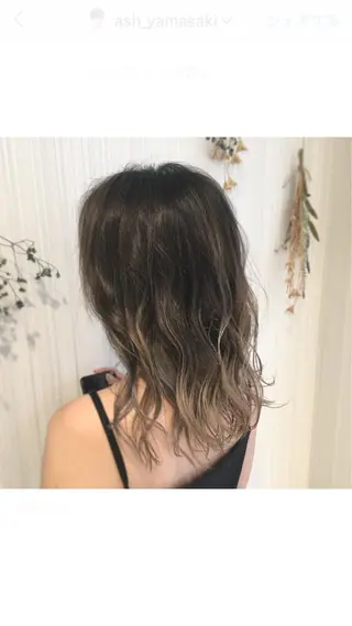 セミロング カラー ハイトーン/ブリーチ 山崎　悠次のヘアスタイル