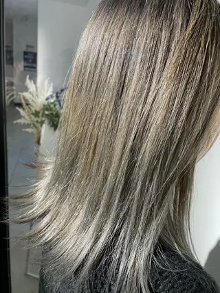 ミディアム 篠原 侑作のヘアスタイル