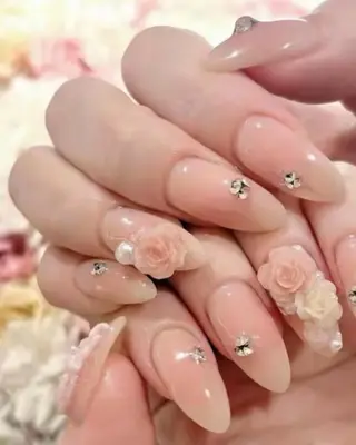 ネイル KARI ネイルサロンのネイルデザイン