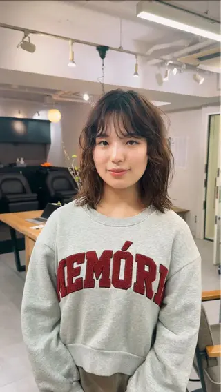 ミディアム パーマ レイヤーパーマ＊ 顔まわり似合わせのヘアスタイル