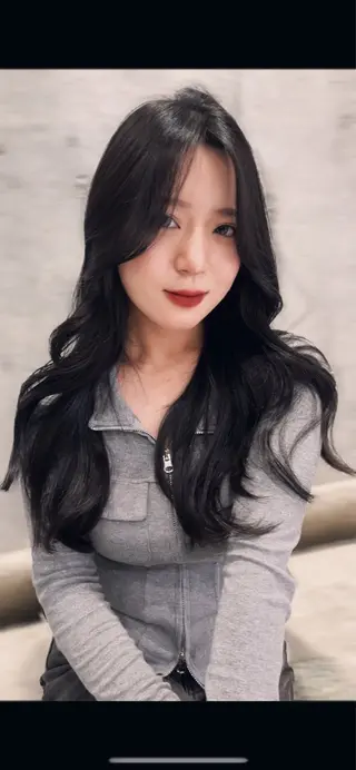 ロング 💖しの💖韓国ヘア レイヤーカットのヘアスタイル