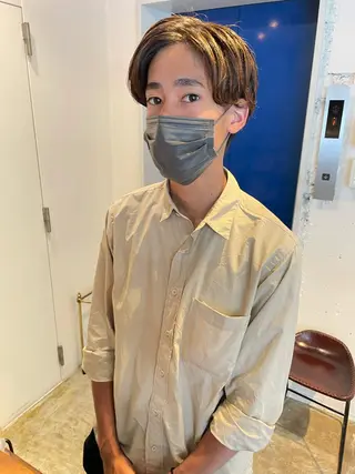 ショート メンズ MIOベージュカラー 柔らかいカラーのヘアスタイル