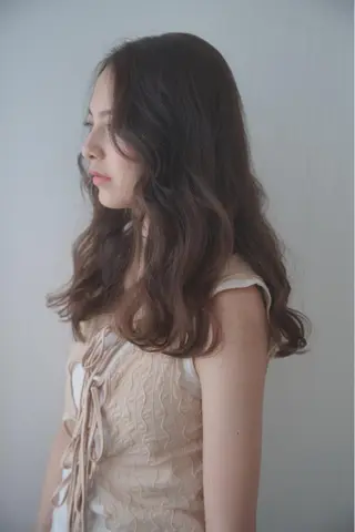 ロング 艶髪/透明感/ 三宅晴香のヘアスタイル