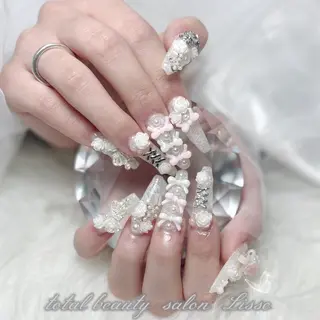 ネイル totalbeautysalonLisse所属・Lisse ネイル/ 脱毛/アイブロウのネイルデザイン