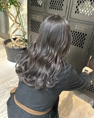 セミロング ササキカズマ〻透明感 〻色落ち〻赤み消しのヘアスタイル