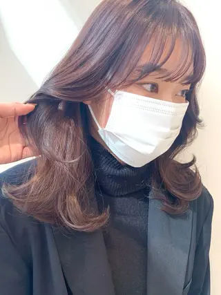 ミディアム ブリーチなしダブル/ レイヤーカット 小棹のヘアスタイル