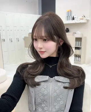 ロング 野村 真白のヘアスタイル