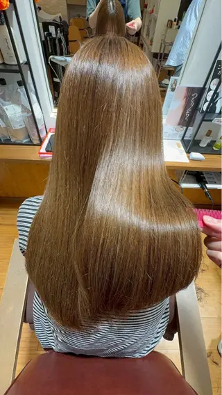 ロング まつげパーマカラー モデルBAGUS凜華のヘアスタイル